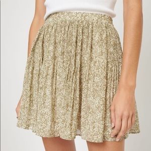 Dynamite Green and White Floral Printed Mini Skirt Xsmall